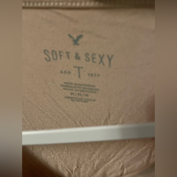 American eagle blouse/tee - Picture 2 of 2